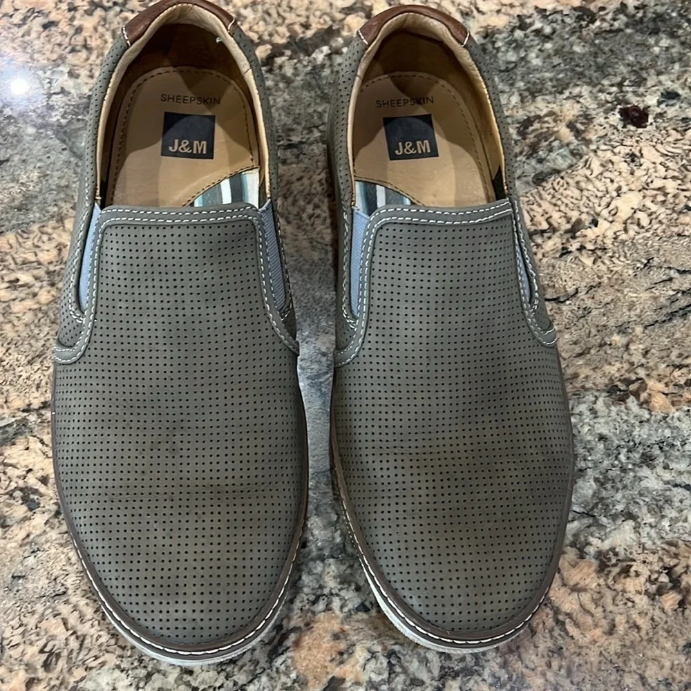 Gray Slip-On Loafers with Textured Upper and Elastic Goring